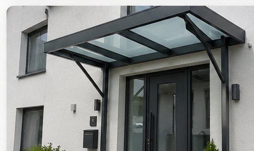 Modernes Vordach aus Stahl und Glas